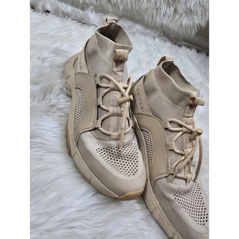 Mens Super Cool Nude Calvin Klein Sneakers Size 9 - Worn a Couple Times